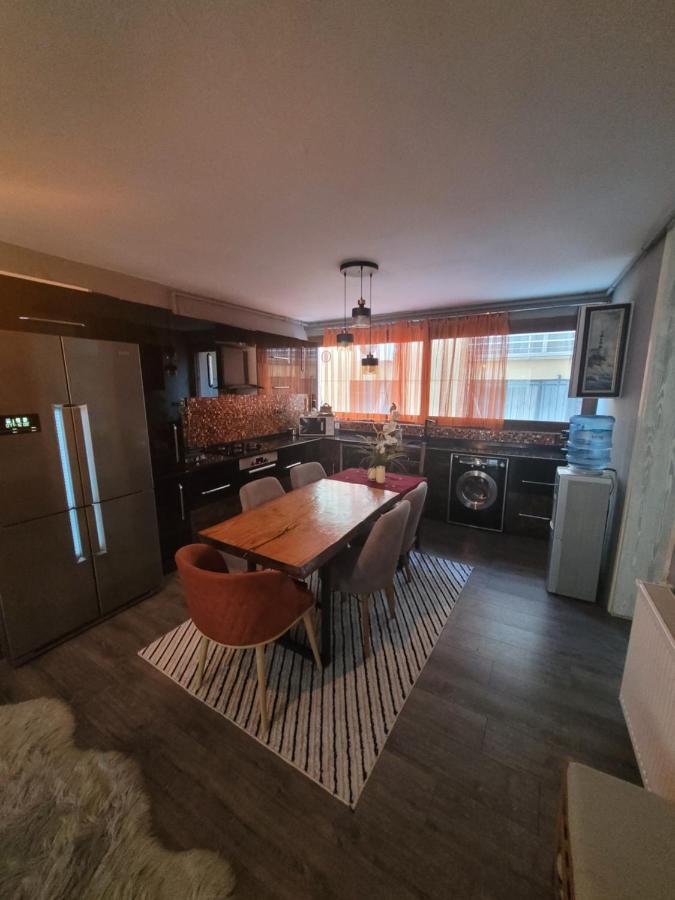 Hayat Apartman Appartement İzmir Buitenkant foto