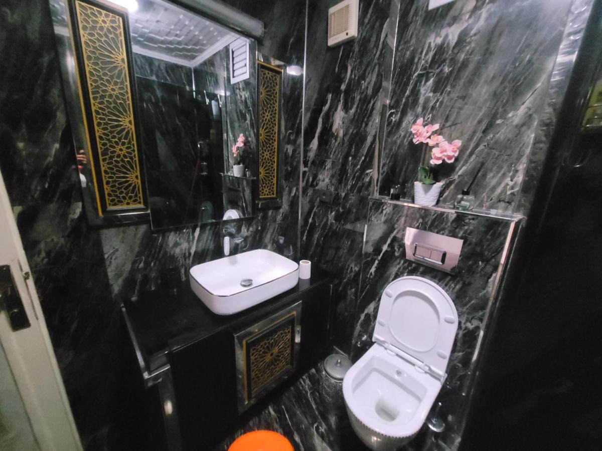 Hayat Apartman Appartement İzmir Buitenkant foto